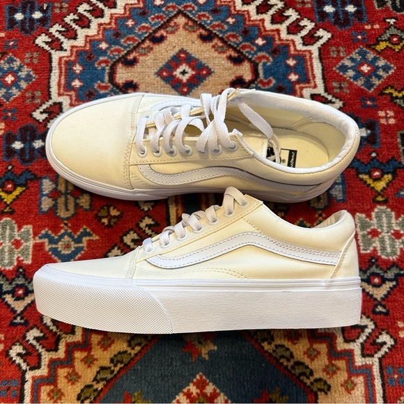 Vans Old Skool Platform (Canvas Customs) - Picture 1 of 8